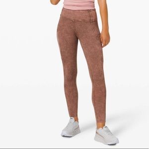 Lululemon Fast and Free Tight II 25" Ice Dye Size 4
Ice Wash Brown Earth